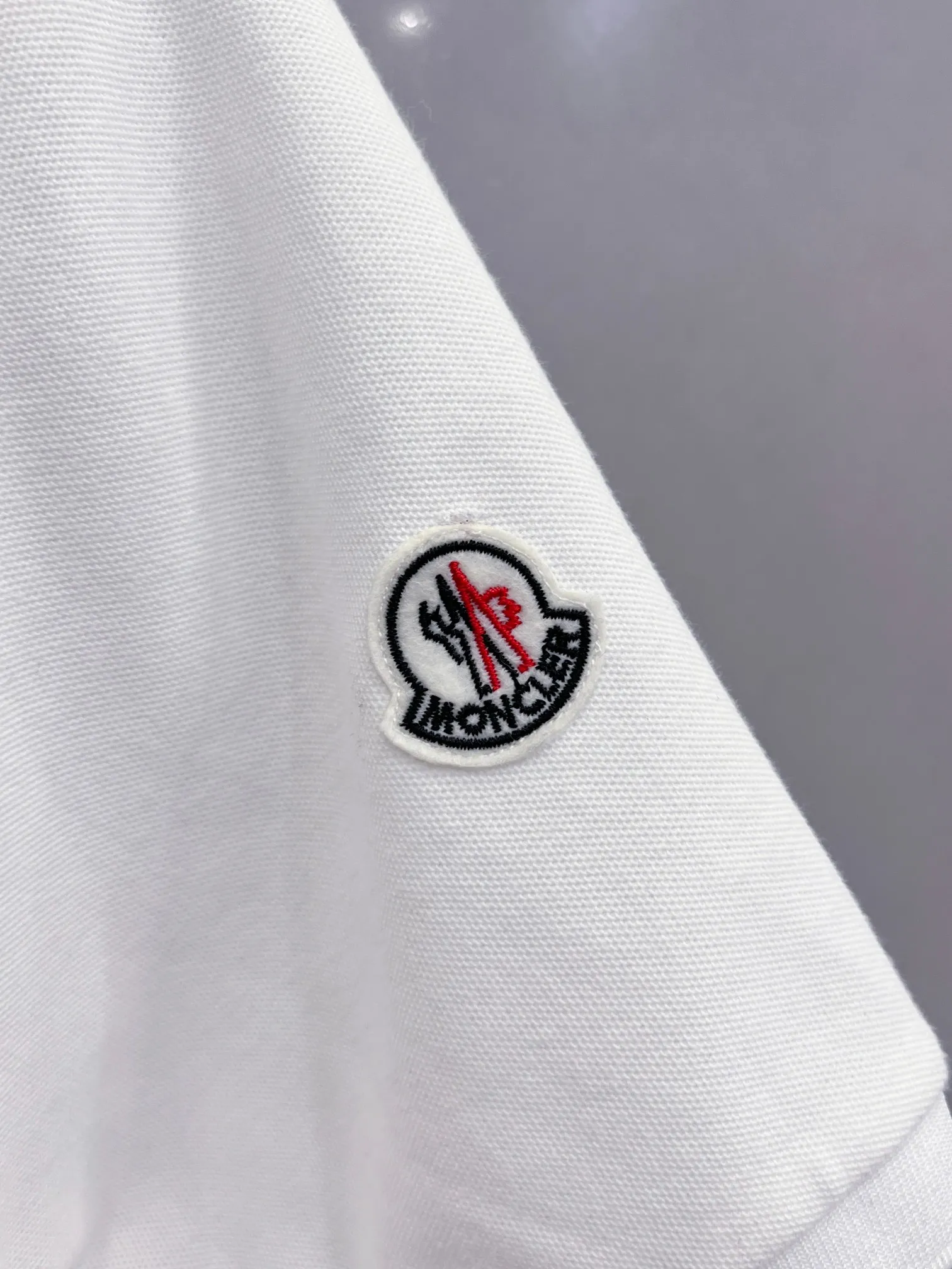 MONCLER New Arrival logo polo ： ， ， Breathable 。 ， ， ， Wear-Resistant ， 。 ： 。 ， logo ， ， Classic logo ， ：m 302 ：Blue White Sizes：S M L XL
